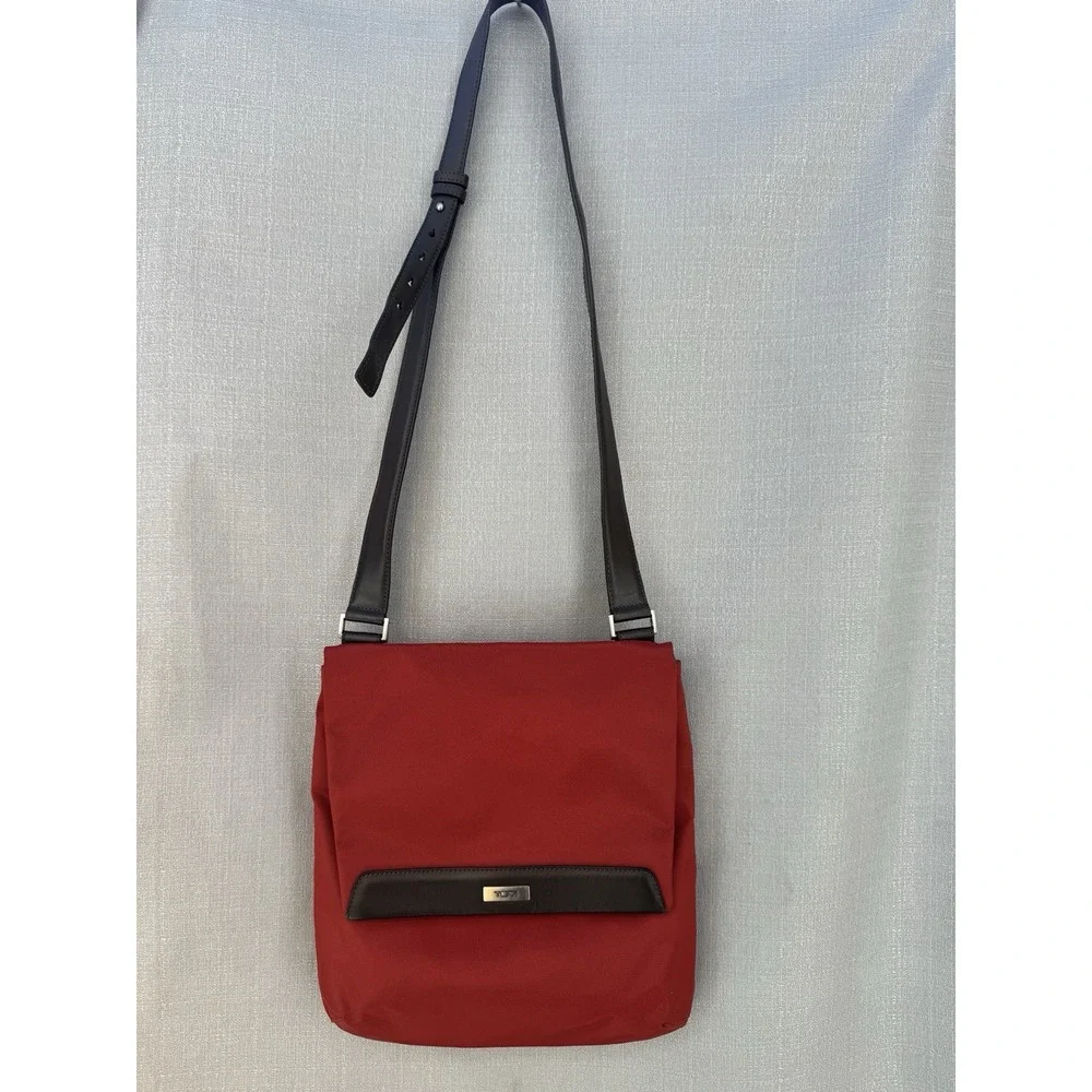Tumi Crossbody Messenger‎ Bag Red Adjustable Shoulder Strap